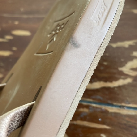 Reef light brown sandals (sz 10) - Picture 10 of 10